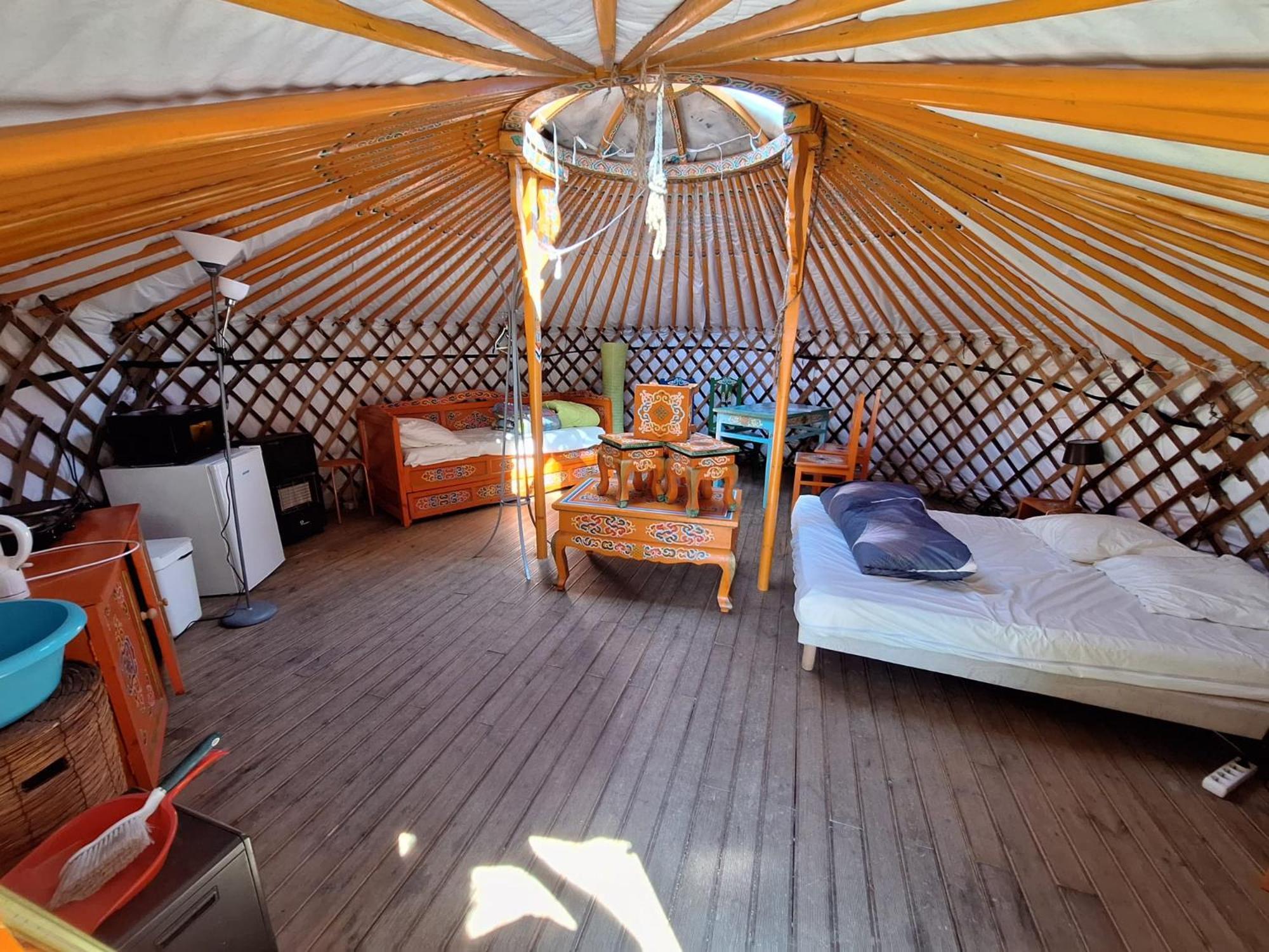 Le Village Insolite Yourte Et Roulotte Campingplatz Saint-Benoît-des-Ondes