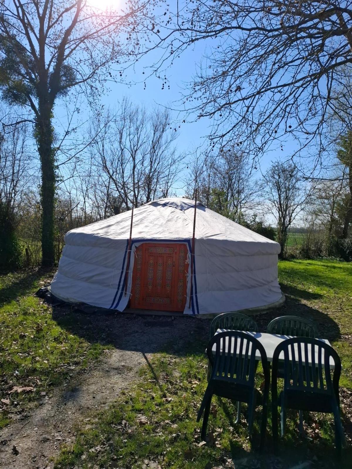 Campingplatz Le Village Insolite Yourte Et Roulotte