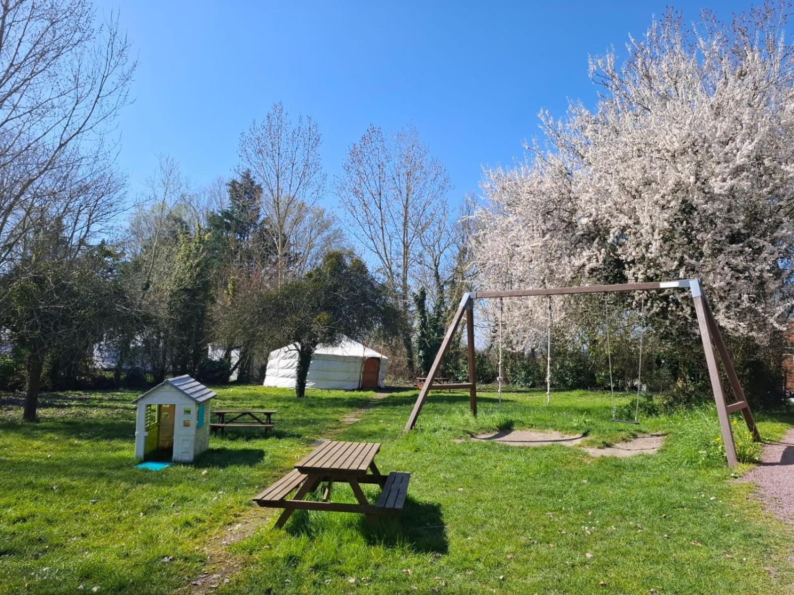Campingplatz Le Village Insolite Yourte Et Roulotte Saint-Benoît-des-Ondes