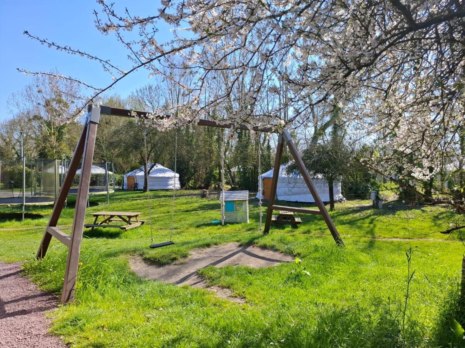 Campingplatz Le Village Insolite Yourte Et Roulotte *
