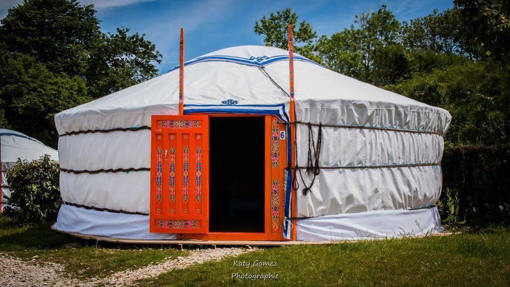Le Village Insolite Yourte Et Roulotte Campingplatz